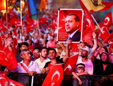 Πολλοί από τους παραδοσιακούς ψηφοφόρους του Ερντογάν φαίνεται να μην επιλέγουν «ναι» στο δημοψήφισμα